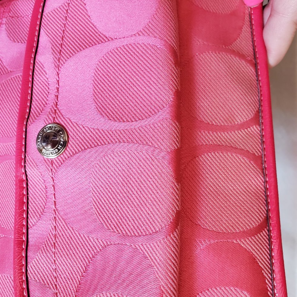 Like New Coach Kyra Daisy Shoulder Bag Crossbosy Purse - Picture 6 of 11